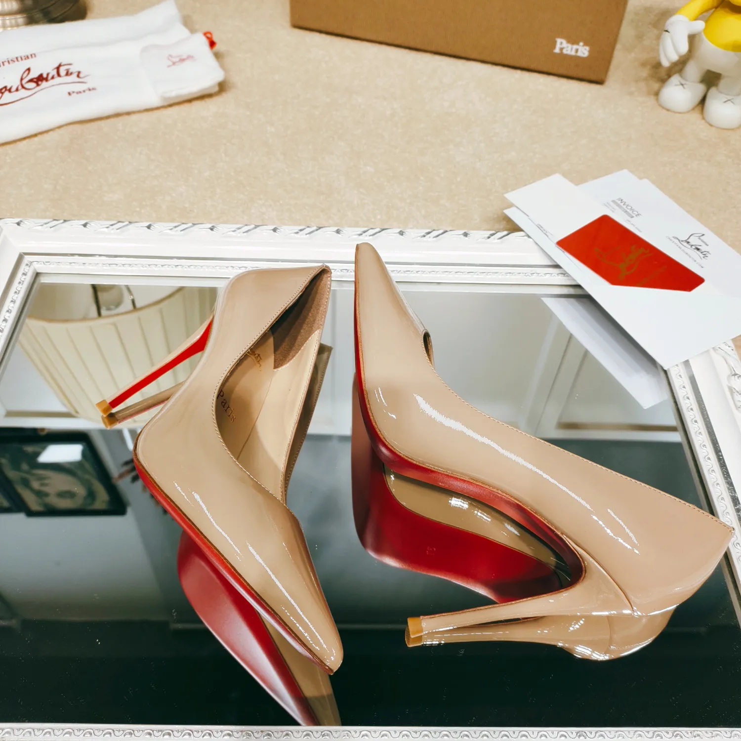 👟👟Ex-factory price 560👟👟 🎀Christian Louboutin (Christian Louboutin) CL red-soled shoes, early spring style.  A must-have high-heeled shoe for fairies, with 5 types of heel heights to choose from! The original version was disassembled and developed, produced with original craftsmanship, and after 3 months of continuous debugging, it can be shipped perfectly. Stable and comfortable high heels allow every fairy to control them easily. The lines on the back of the foot are super sexy and suitable for various occasions. Original matching packaging! 💞Fabric: Imported sheepskin, cow patent leather, cowhide + special materials (other materials and colors can be customized according to drawings) 💕Inner lining, feet: imported sheepskin! 💕Outsole: Italian red high-gloss leather outsole 💕Heel height: 10cm 💕Number of sizes: 35-39 (34/40/41 can be customized)